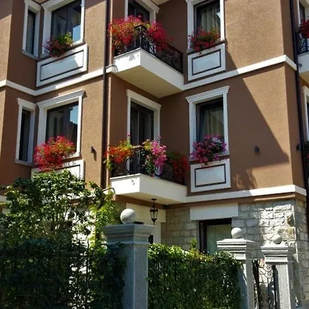 فندق Trebicka 3*