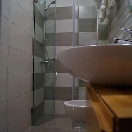 Trebicka فندق 3*