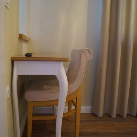 Trebicka فندق 3*